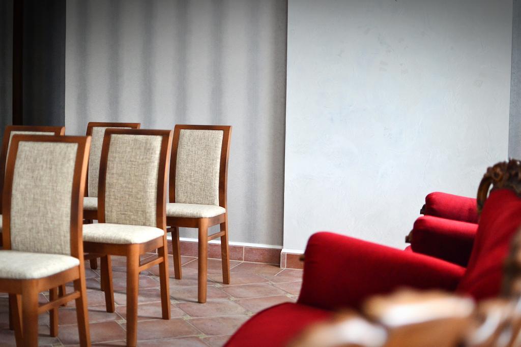 Kera Hotel Nesterenki Extérieur photo