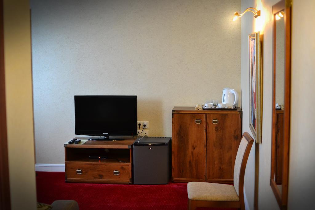 Kera Hotel Nesterenki Chambre photo