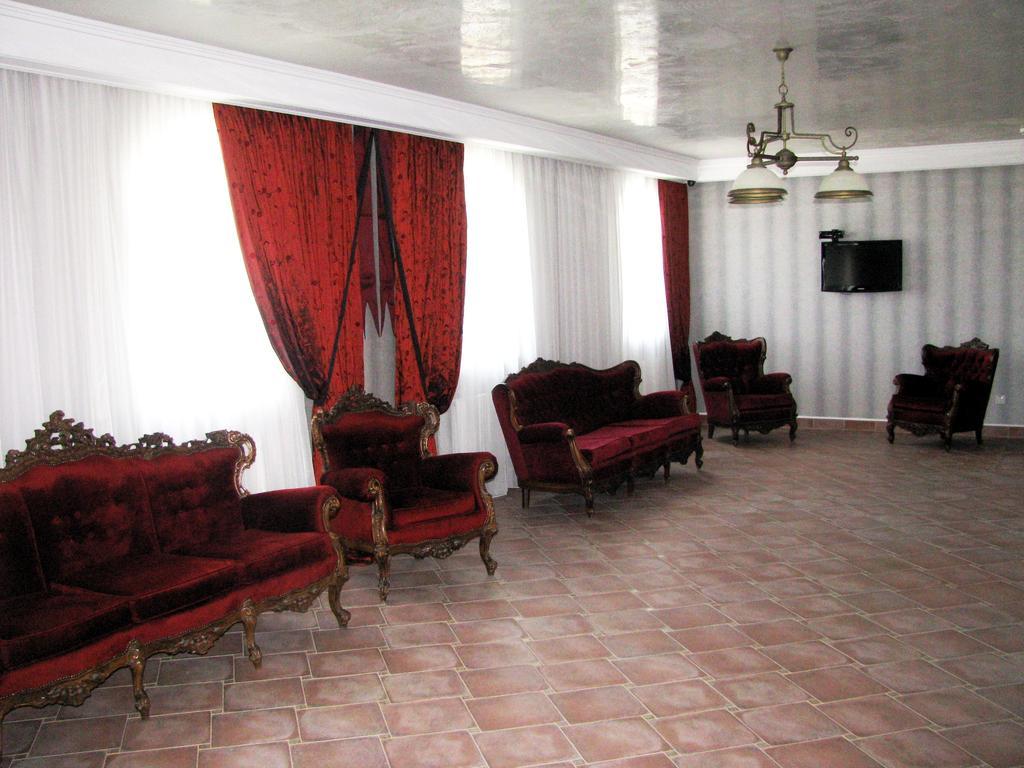 Kera Hotel Nesterenki Extérieur photo